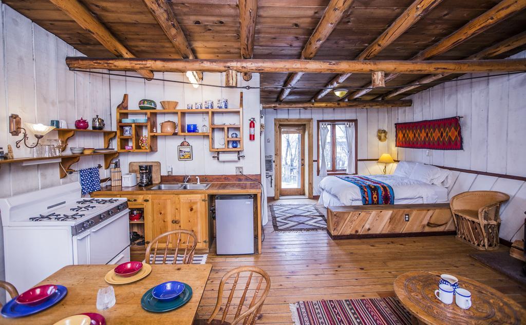 Taos Goji Farm & Eco-Lodge Retreat Arroyo Seco Buitenkant foto