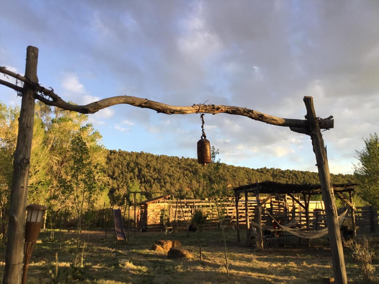 Taos Goji Farm & Eco-Lodge Retreat Arroyo Seco Buitenkant foto